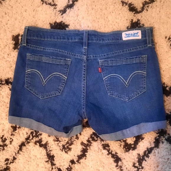 Levi shorts - Picture 1 of 3